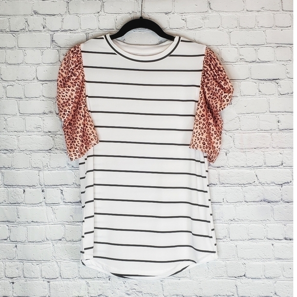 LEOPARD Sleeves & B/W Stripes Tee Chic & Casual - Picture 6 of 9
